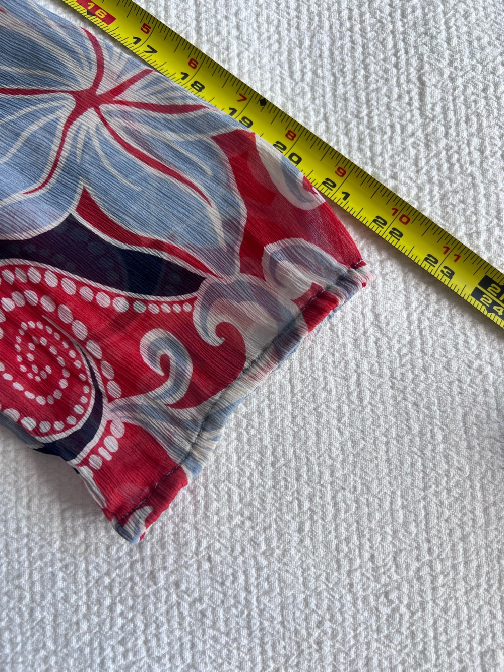 Tommy Bahama Women’s EUC Floral Red Blue White Silk Long Sleeve Blouse Size M - Picture 10 of 15